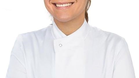 Mayada Badr s’est d’abord tournée vers des études de design avant de suivre sa passion et d’intégrer Le Cordon bleu à Paris.  